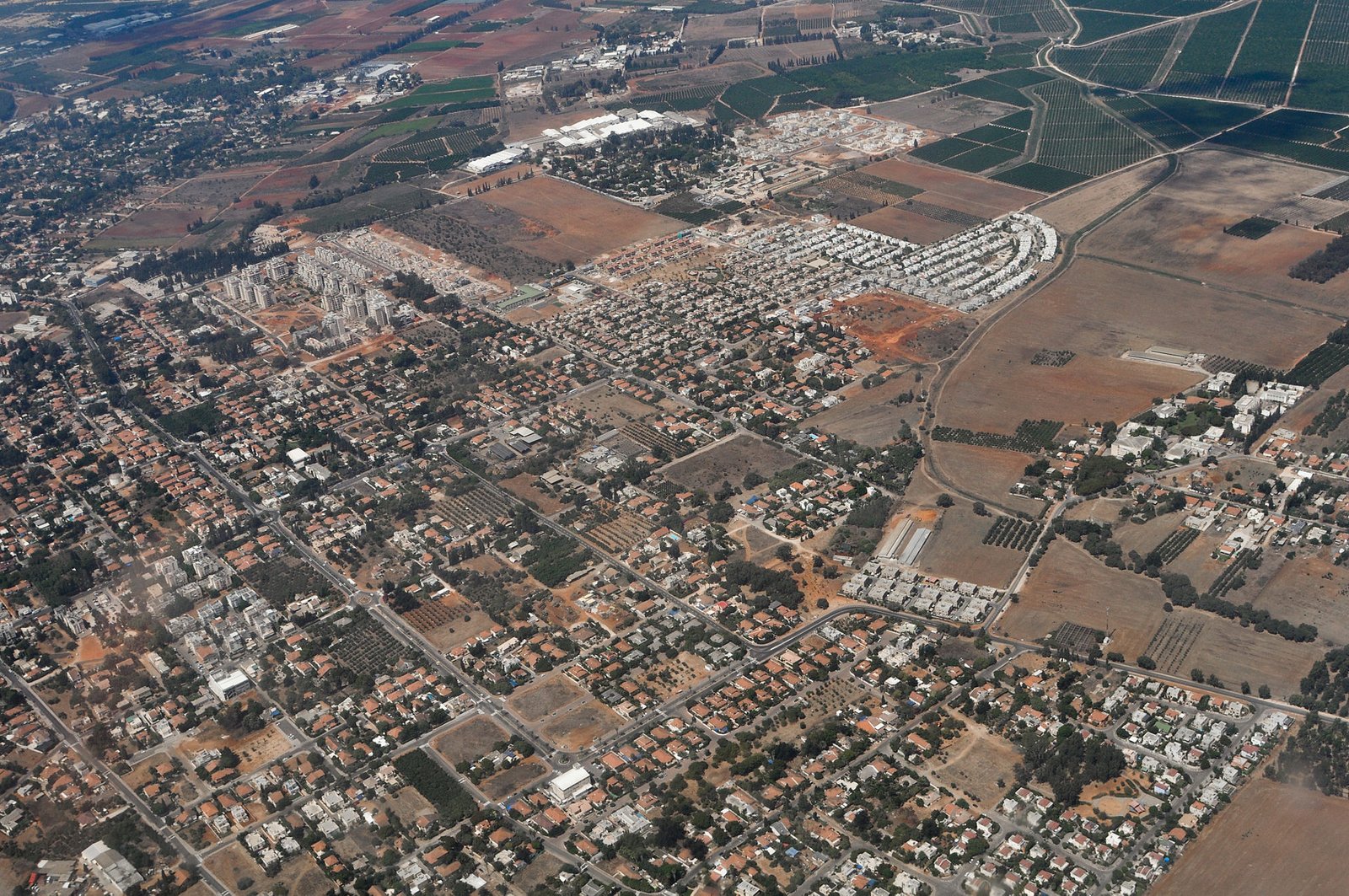 שמאי מקרקעין בפרדס חנה־כרכור – הערכת שווי דירה ושירותי שמאות